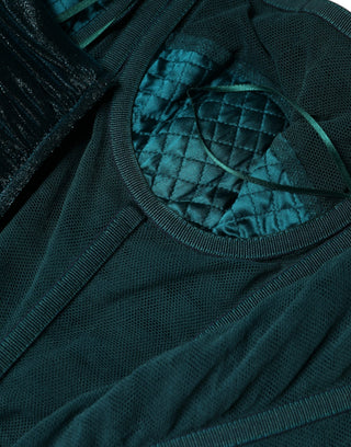 Grünes, figurbetontes, trägerloses Kleid aus Seidenmischsatin