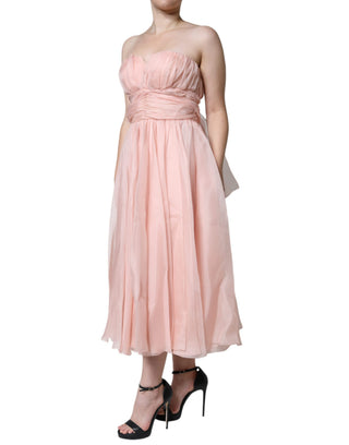 Vestido largo rosa sin tirantes de seda con falda en línea A