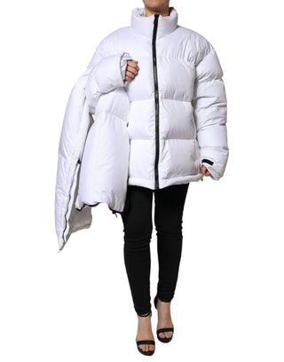 Chaqueta blanca acolchada con cremallera completa
