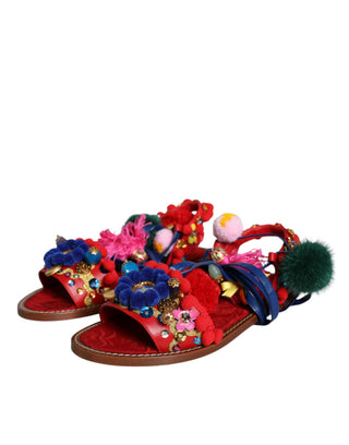 Mehrfarbige Pom-Pom-Sandalen mit Fell