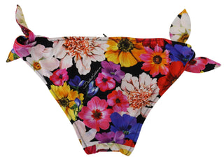 Parte inferior de bikini con estampado floral negro para baño y playa