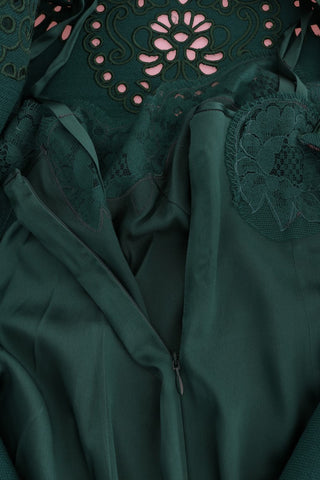 Vestido de seda y lana verde con corte floral