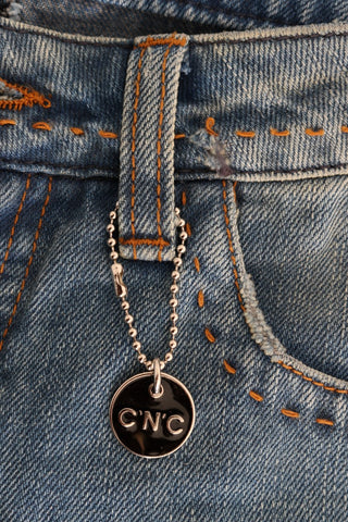 Jeans clásicos de algodón con lavado azul