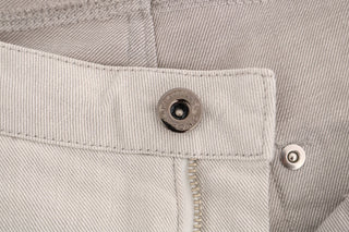 Weiße schmale Jeans aus Baumwolle mit Stretchanteil