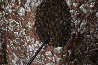 Suéter marrón jacquard Mambo con piña  