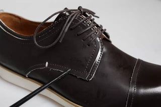 Schwarz-weiße Herren-Schnürschuhe aus Leder, formell