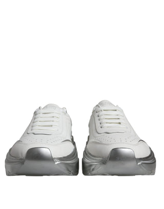 Zapatillas bajas Daymaster blancas con detalles plateados