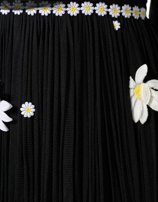 Schwarzes Seiden-Gänseblümchen A-Linien Maxikleid