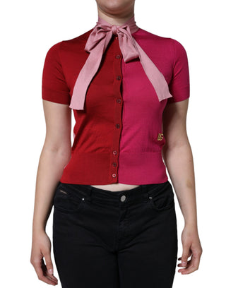 Top rosa con cuello ascot y mangas cortas tipo pulóver