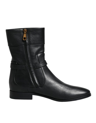 Schwarze Leder-Stiefel mit Logo bis zur Mitte der Wade