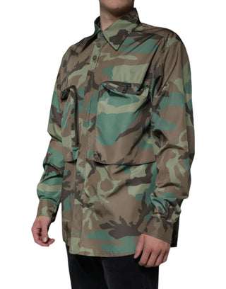 Camisa multicolor de camuflaje con botones