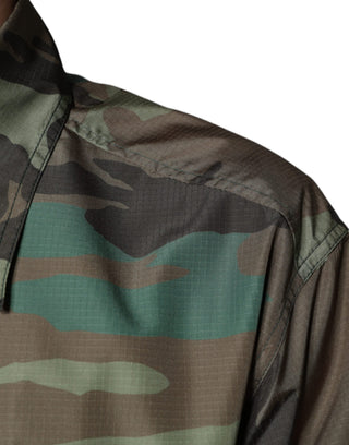 Camisa multicolor de camuflaje con botones