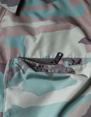 Camisa multicolor de camuflaje con botones