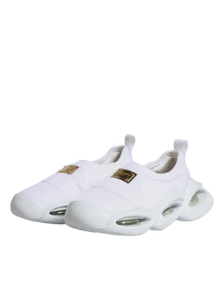 Weiße gepolsterte Stoff-Sneaker-Schuhe