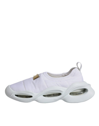Weiße gepolsterte Stoff-Sneaker-Schuhe