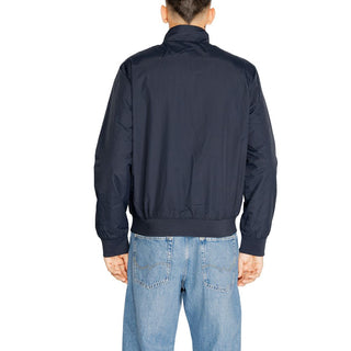 Blaue Polyamid-Jacke