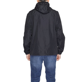 Chaqueta con caparazón de poliéster negra