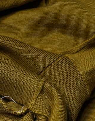 Suéter de cuello alto de cachemira marrón