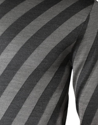 Grau gestreifter Langarm-Pullover mit Rundhalsausschnitt