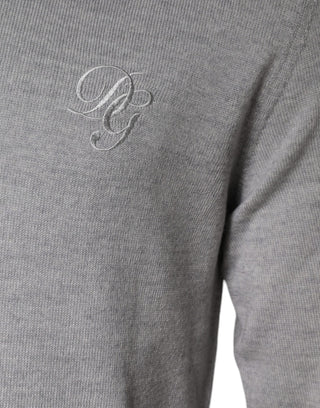 Suéter de cuello redondo de lana gris claro