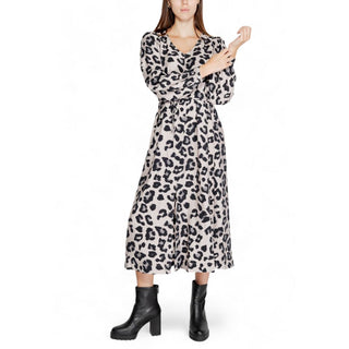 Graues langes Viskosekleid