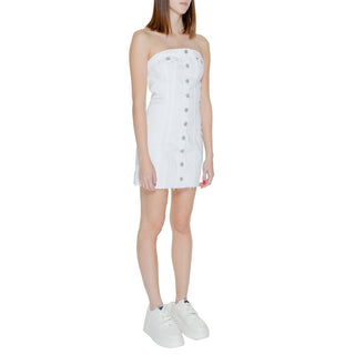 Kurzes Kleid aus weißer recycelter Baumwolle
