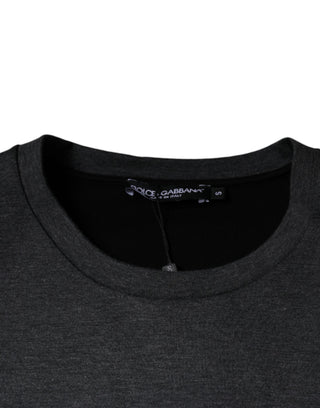 Camiseta gris oscuro de camuflaje con cuello redondo