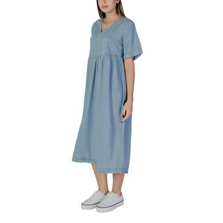 Hellblaues Baumwoll-Maxikleid