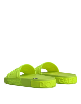 Grüne Gummi-Badesandalen