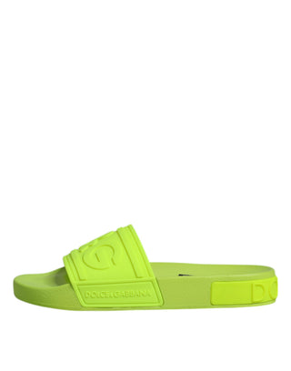 Grüne Gummi-Badesandalen