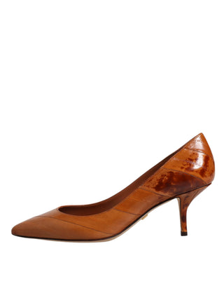 Zapatos marrones de cuero con tacones kitten