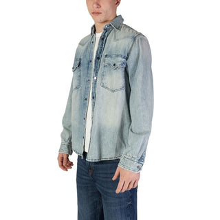 Hellblaues Jeanshemd