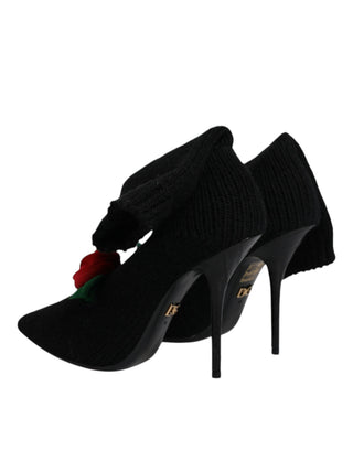 Botas negras de tacón stiletto hasta media pantorrilla
