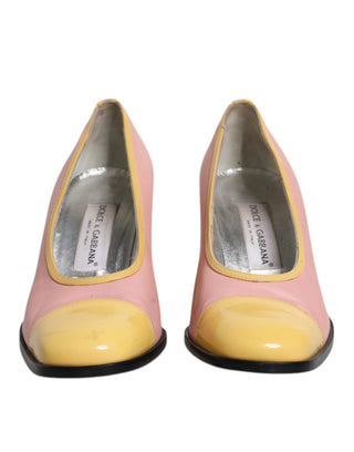 Zapatos de tacón grueso de cuero rosa y amarillo