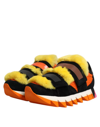 Zapatillas multicolor adornadas con piel