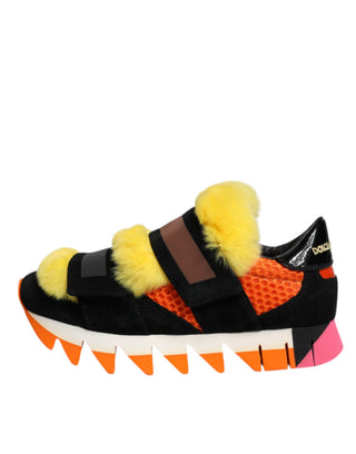 Zapatillas multicolor adornadas con piel