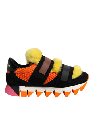 Zapatillas multicolor adornadas con piel