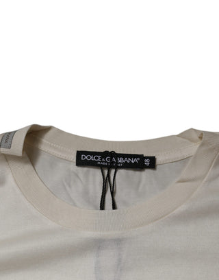 Camiseta blanca roto de seda con cuello redondo y mangas cortas