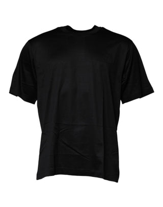 Camiseta negra de manga corta con cuello redondo