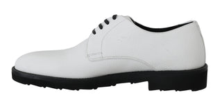 Zapatos formales de derby de cuero blanco