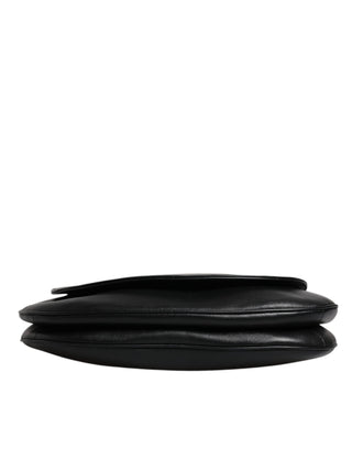 Schwarze Satteltasche aus Leder mit Überschlag