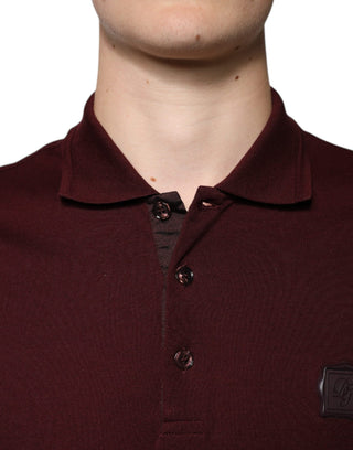 Polo de manga corta con cuello color granate
