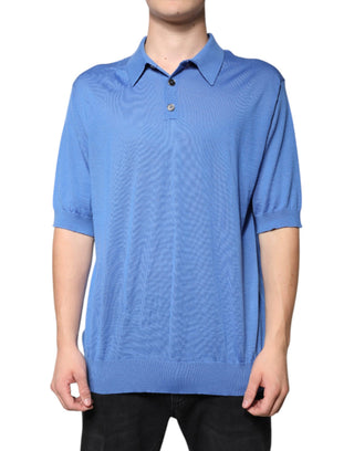 Polo azul con cuello y manga corta
