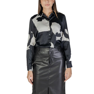 Schwarze Bluse aus recyceltem Polyester