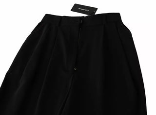 Schwarze High-Waist-Hose aus Wolle mit Bundfalten und Cropped-Schnitt