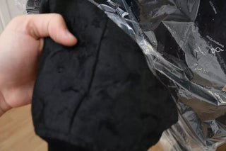 Schwarze Brokat-Bomberjacke mit Logo-Patch und durchgehendem Reißverschluss