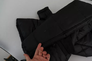 Chaqueta acolchada negra para hombre con capucha de poliéster  
