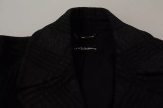 Schwarzer Trenchcoat, karierte Wolljacke