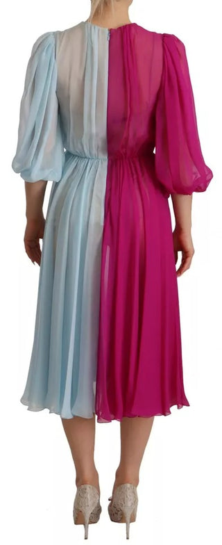 Fuchsia hellblaues Seiden-Midikleid in zweifarbigem Design