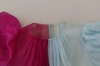 Fuchsia hellblaues Seiden-Midikleid in zweifarbigem Design